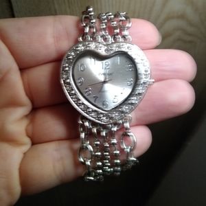 Avenue vintage heart bracelet watch